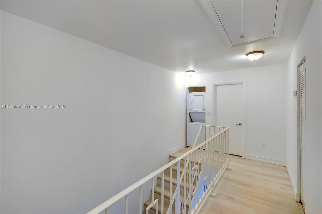 Active With Contract: $525,000 (3 beds, 2 baths, 1600 Square Feet)