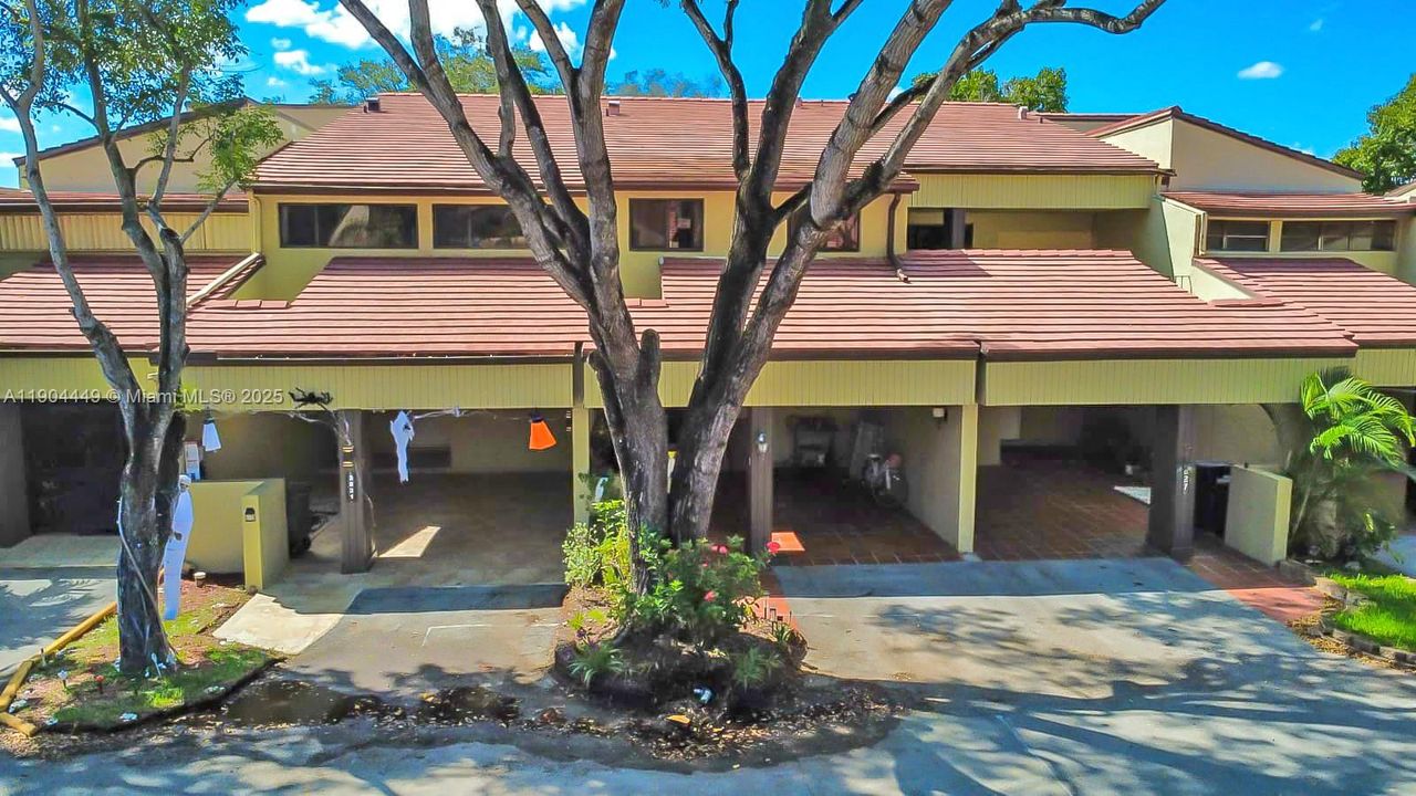 Active With Contract: $525,000 (3 beds, 2 baths, 1600 Square Feet)