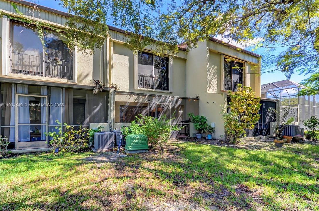 Active With Contract: $525,000 (3 beds, 2 baths, 1600 Square Feet)