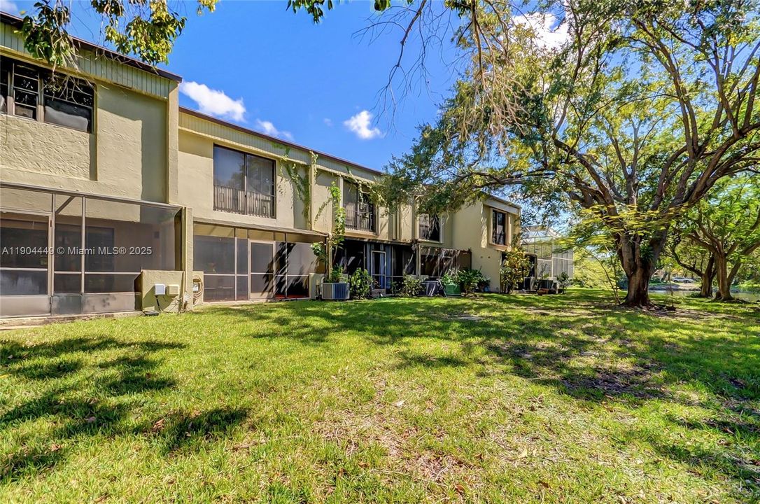 Active With Contract: $525,000 (3 beds, 2 baths, 1600 Square Feet)