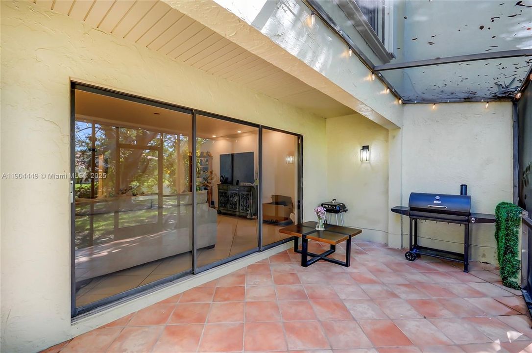 Active With Contract: $525,000 (3 beds, 2 baths, 1600 Square Feet)