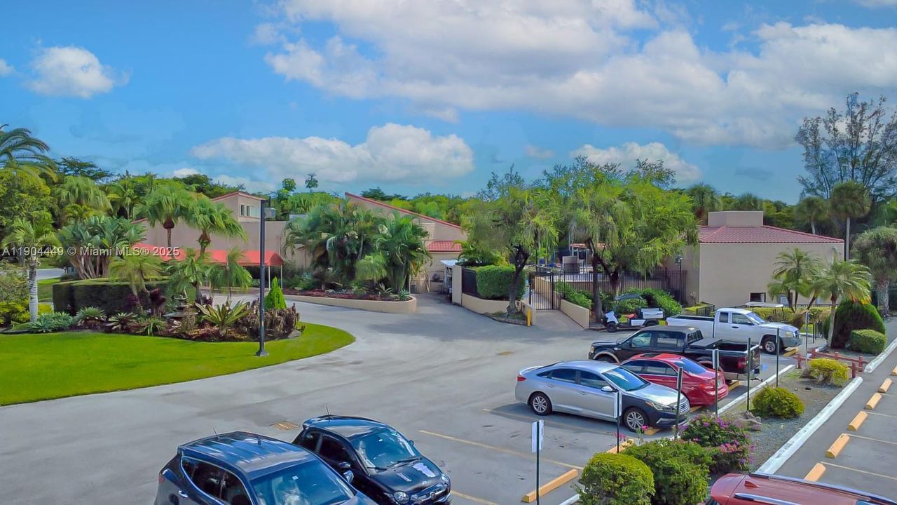 Active With Contract: $525,000 (3 beds, 2 baths, 1600 Square Feet)