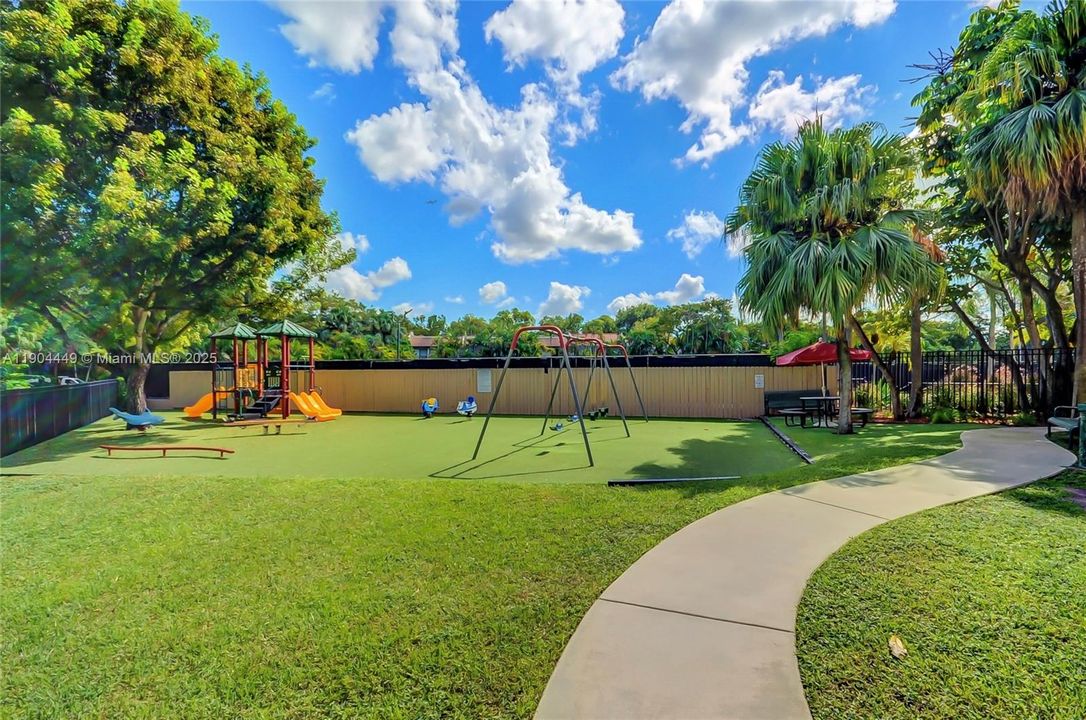 Active With Contract: $525,000 (3 beds, 2 baths, 1600 Square Feet)