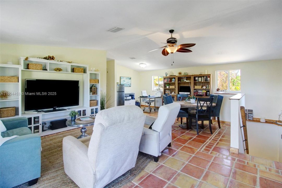 For Rent: $5,200 (2 beds, 2 baths, 1776 Square Feet)