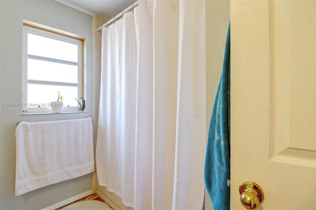 For Rent: $5,200 (2 beds, 2 baths, 1776 Square Feet)