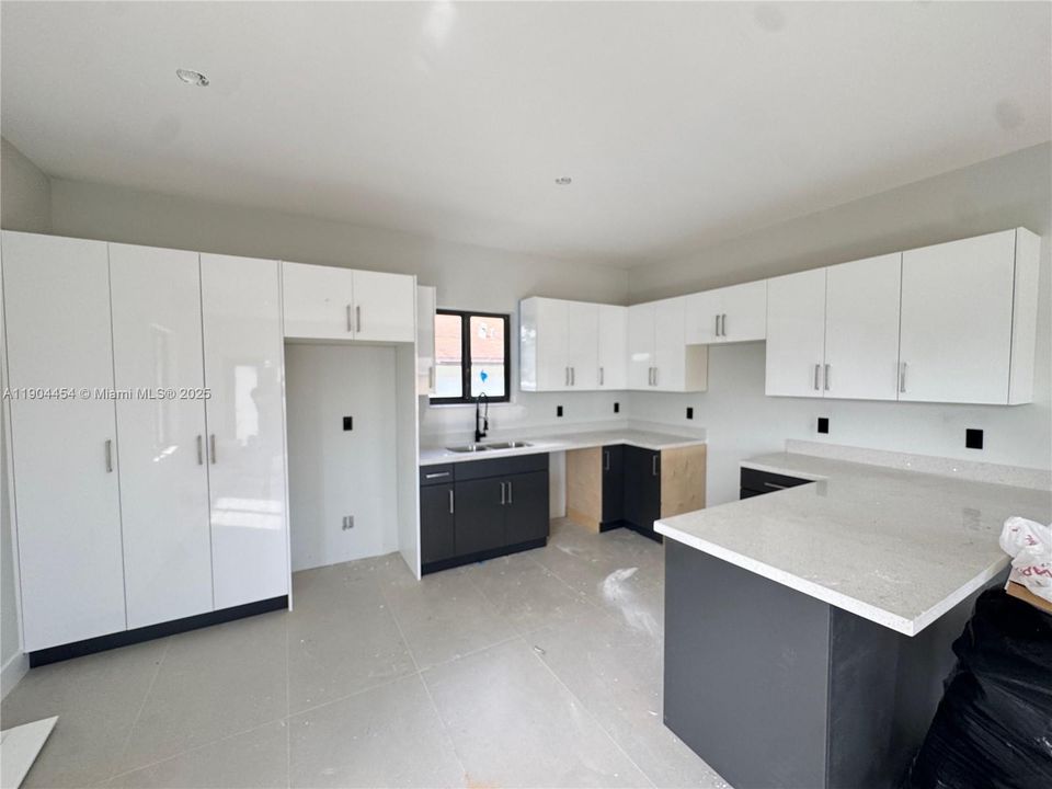 For Sale: $994,900 (0 beds, 0 baths, 2600 Square Feet)