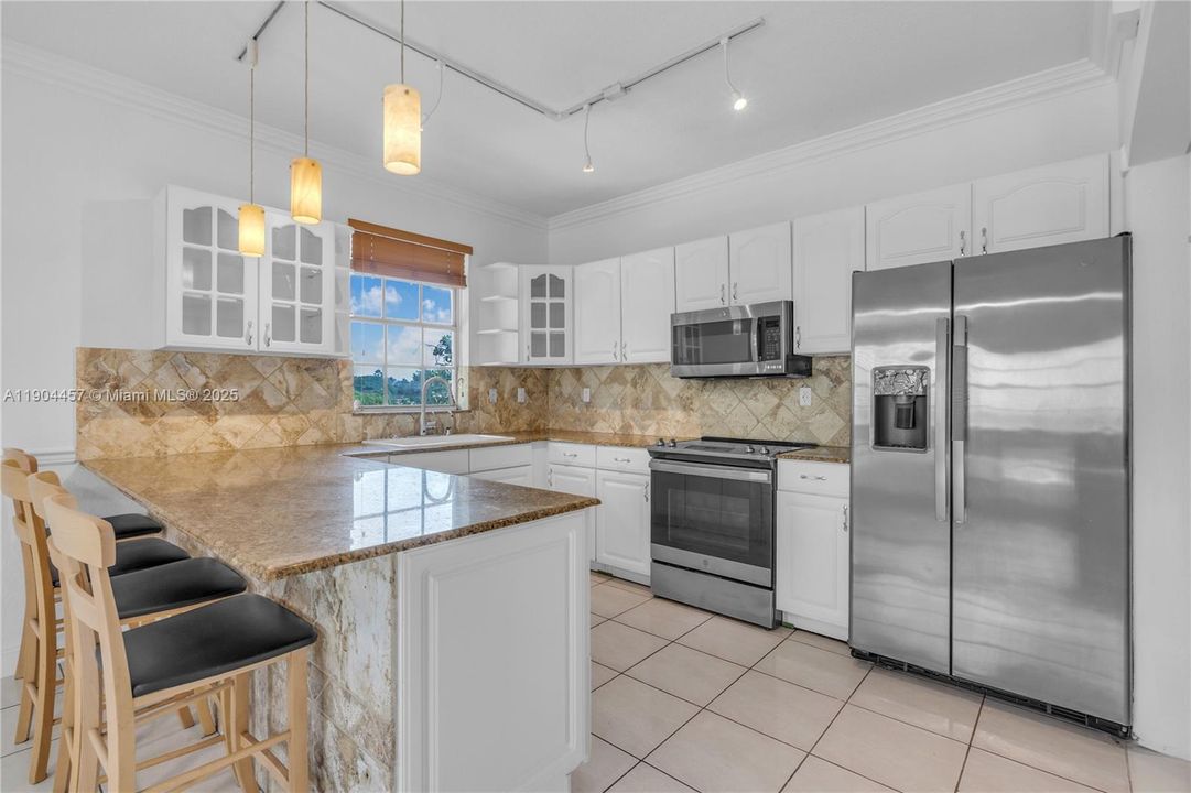 Active With Contract: $3,300 (3 beds, 2 baths, 1700 Square Feet)