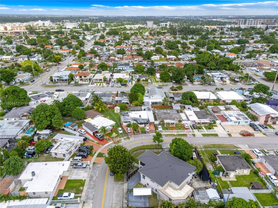 Active With Contract: $3,300 (3 beds, 2 baths, 1700 Square Feet)