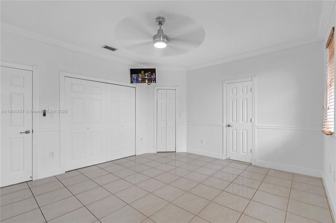 Active With Contract: $3,300 (3 beds, 2 baths, 1700 Square Feet)