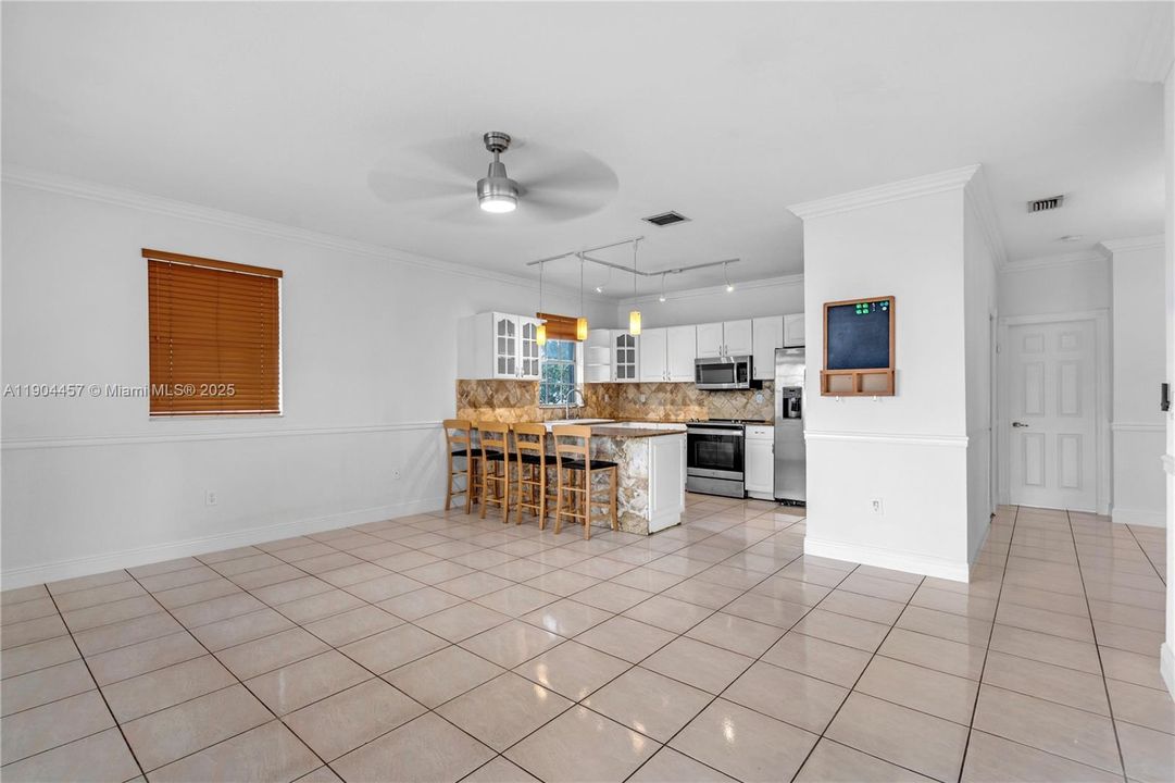 Active With Contract: $3,300 (3 beds, 2 baths, 1700 Square Feet)