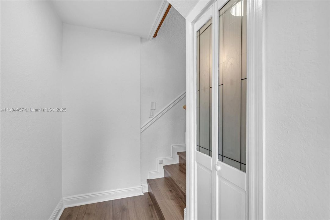 Active With Contract: $3,300 (3 beds, 2 baths, 1700 Square Feet)