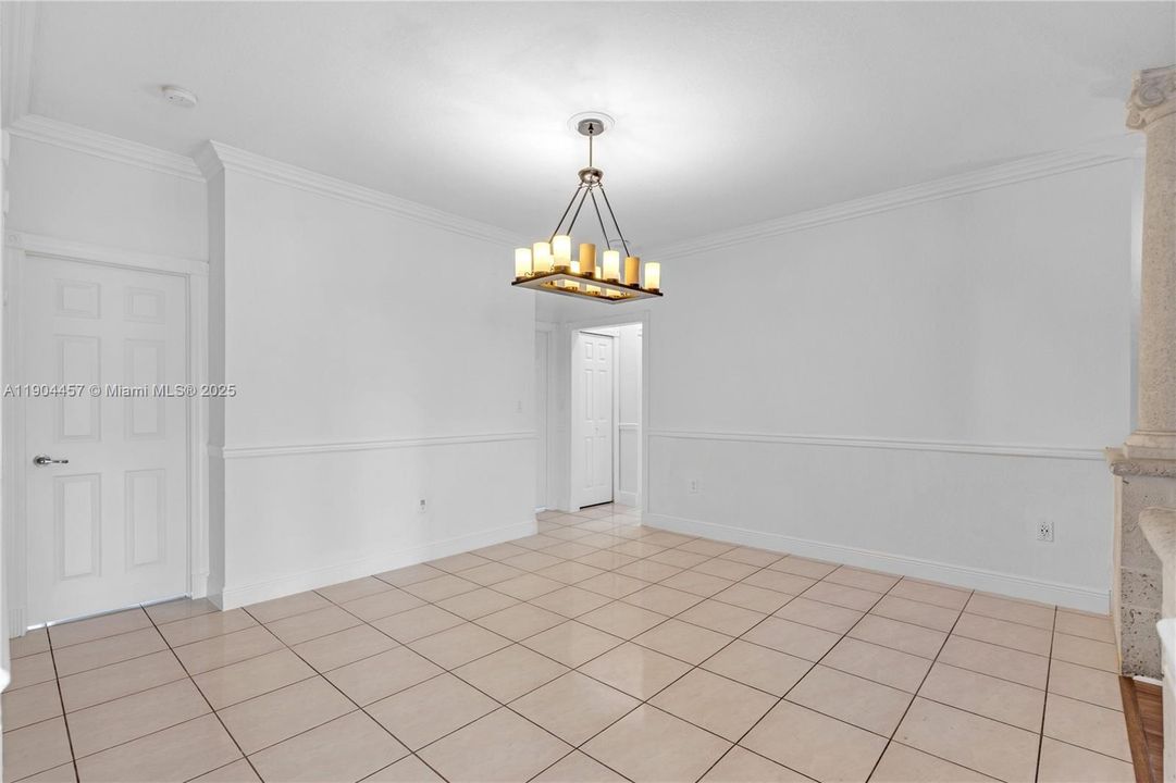 Active With Contract: $3,300 (3 beds, 2 baths, 1700 Square Feet)