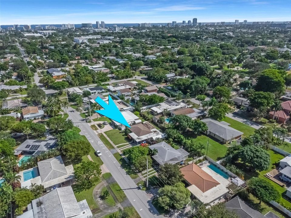 合同活跃: $449,900 (2 贝兹, 2 浴室, 1192 平方英尺)