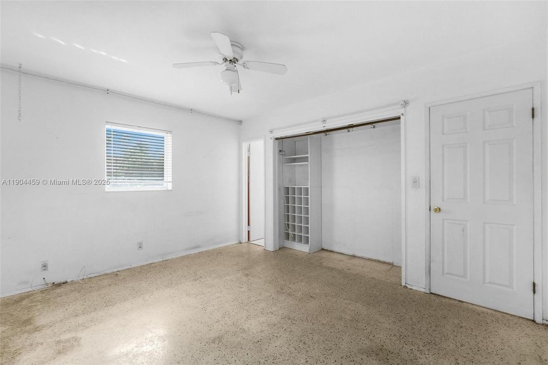 合同活跃: $449,900 (2 贝兹, 2 浴室, 1192 平方英尺)