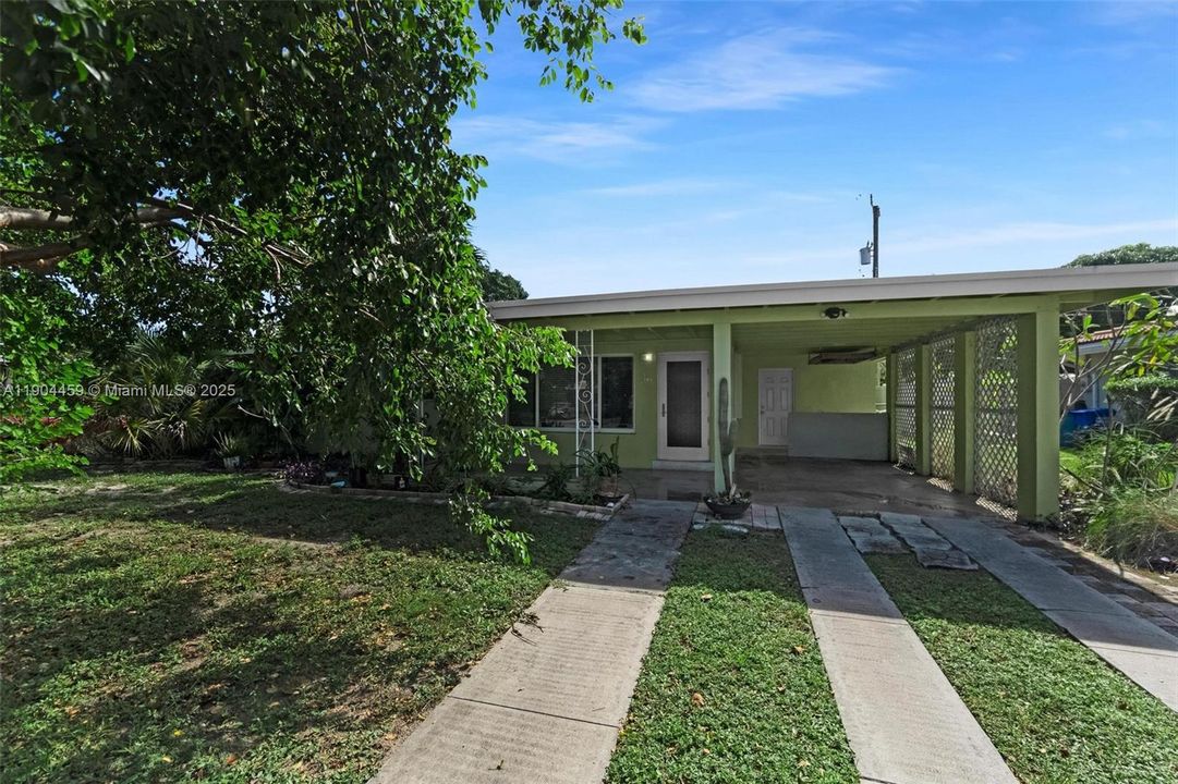 合同活跃: $449,900 (2 贝兹, 2 浴室, 1192 平方英尺)