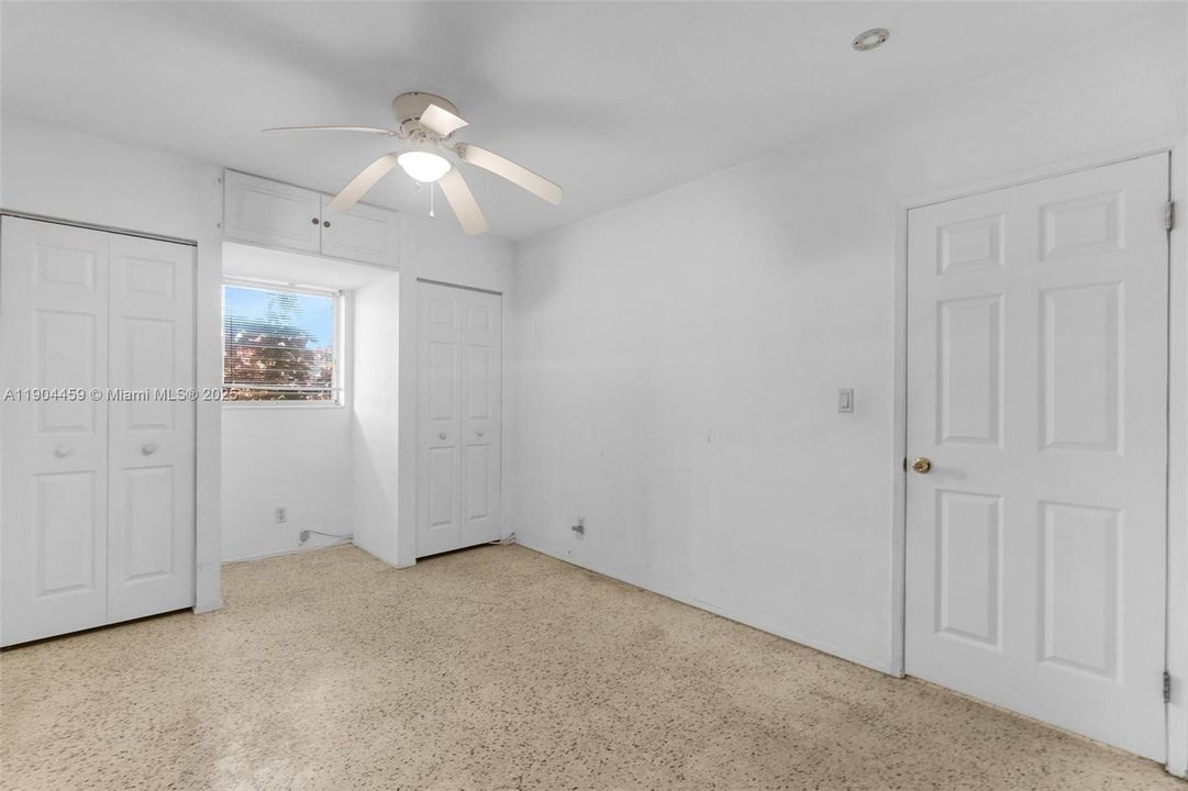 合同活跃: $449,900 (2 贝兹, 2 浴室, 1192 平方英尺)