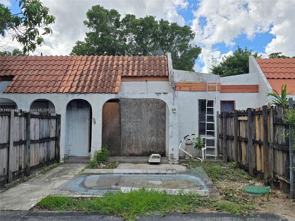 Recently Sold: $115,000 (2 beds, 1 baths, 1000 Square Feet)