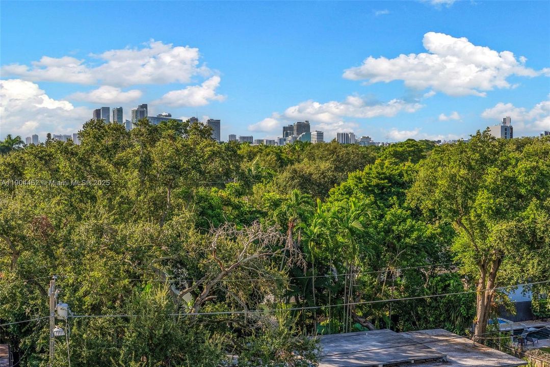 Recently Sold: $349,000 (1 beds, 1 baths, 770 Square Feet)