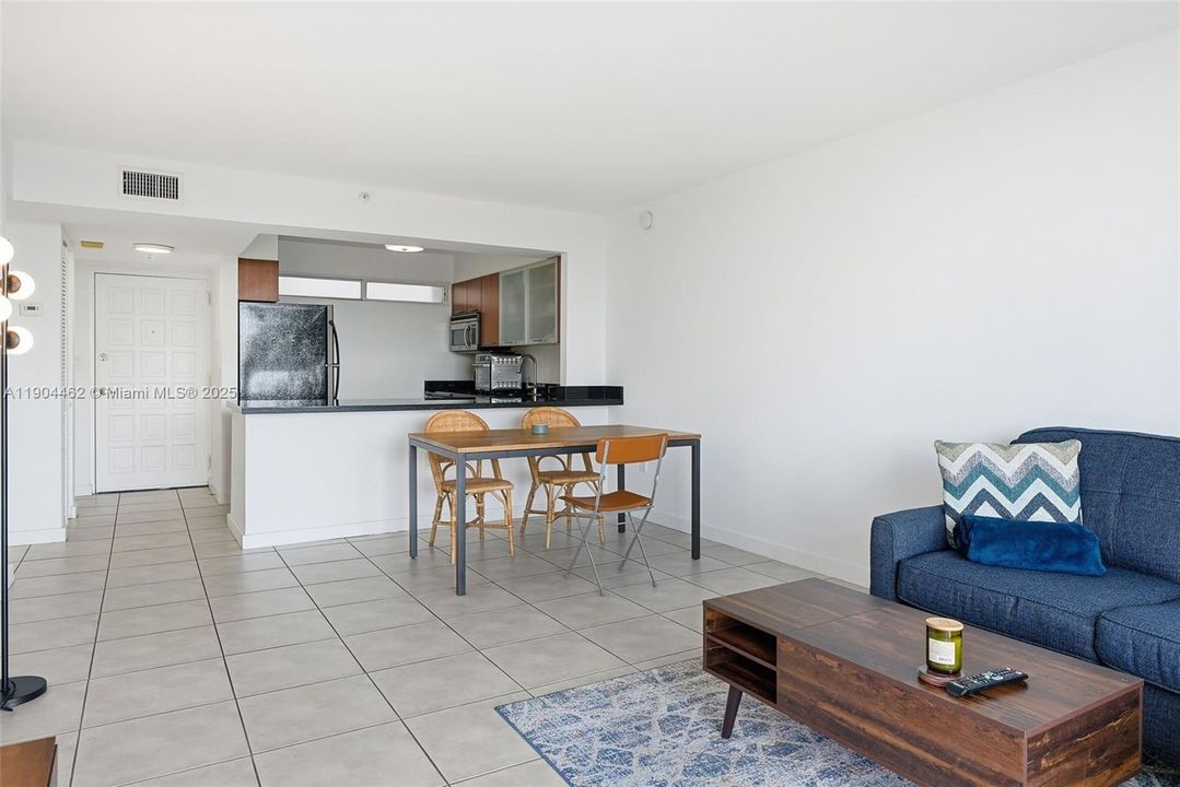 Recently Sold: $349,000 (1 beds, 1 baths, 770 Square Feet)
