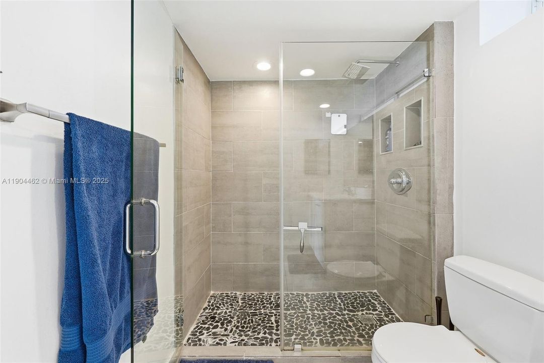 Recently Sold: $349,000 (1 beds, 1 baths, 770 Square Feet)