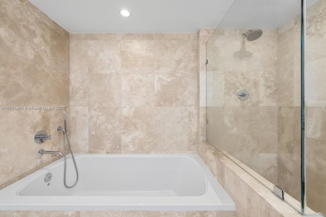 For Sale: $6,495,000 (3 beds, 3 baths, 1952 Square Feet)