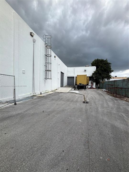 Active With Contract: $4,500 (0 beds, 0 baths, 0 Square Feet)