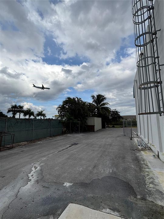 Active With Contract: $4,500 (0 beds, 0 baths, 0 Square Feet)