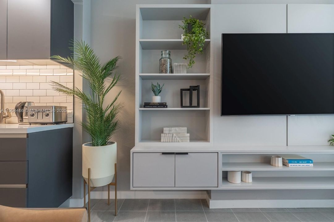 For Sale: $489,000 (1 beds, 1 baths, 515 Square Feet)