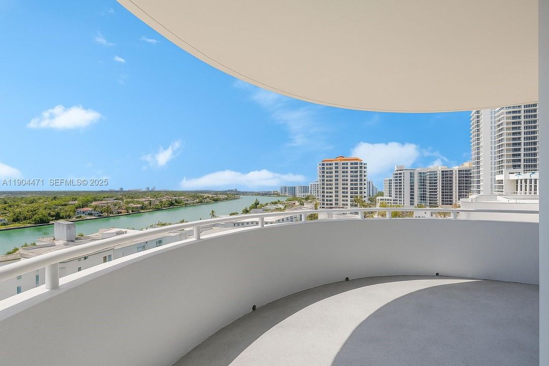 合同活跃: $6,500 (2 贝兹, 2 浴室, 1440 平方英尺)