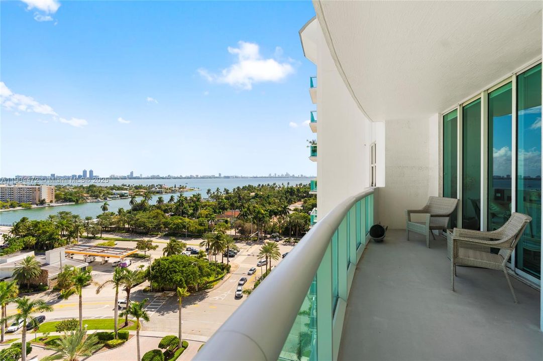 For Sale: $535,000 (2 beds, 2 baths, 1251 Square Feet)