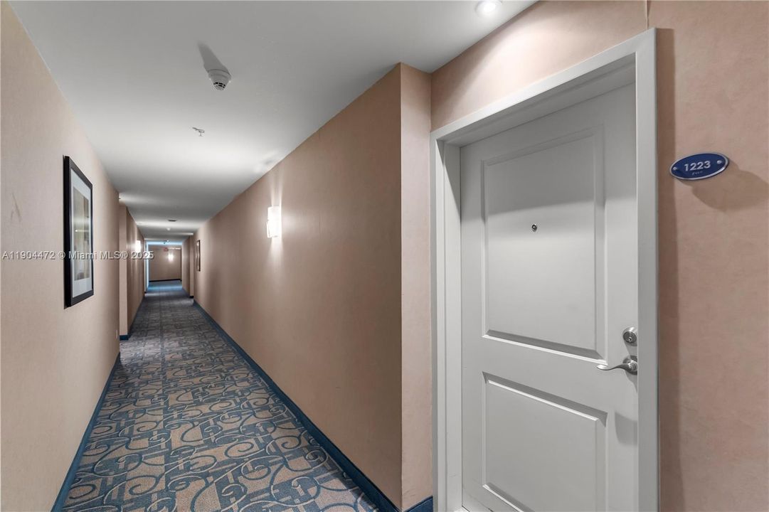 For Sale: $535,000 (2 beds, 2 baths, 1251 Square Feet)