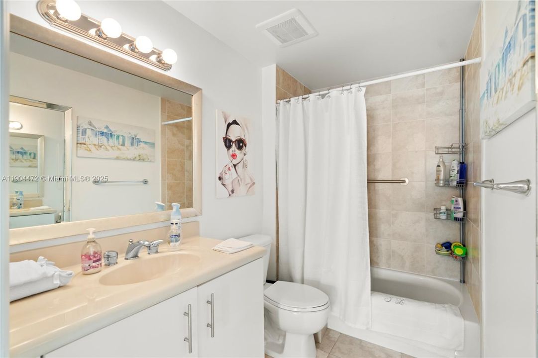 For Sale: $535,000 (2 beds, 2 baths, 1251 Square Feet)