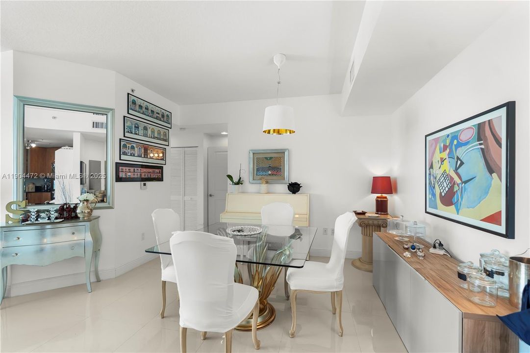 For Sale: $535,000 (2 beds, 2 baths, 1251 Square Feet)