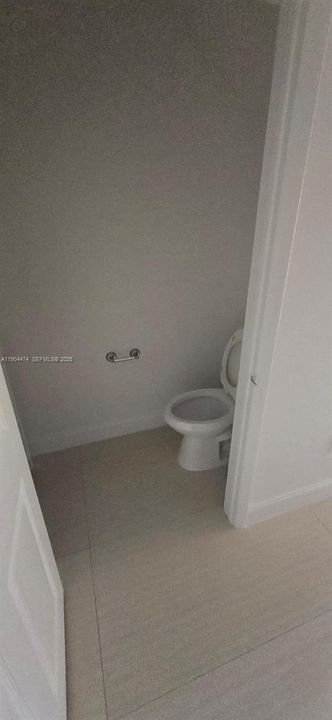 出租: $2,450 (3 贝兹, 2 浴室, 1530 平方英尺)