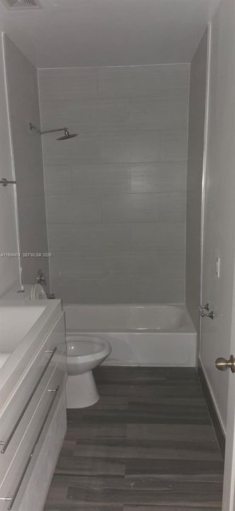 出租: $2,450 (3 贝兹, 2 浴室, 1530 平方英尺)