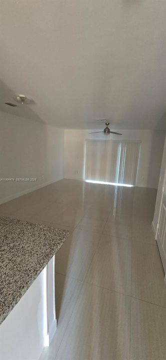 出租: $2,450 (3 贝兹, 2 浴室, 1530 平方英尺)