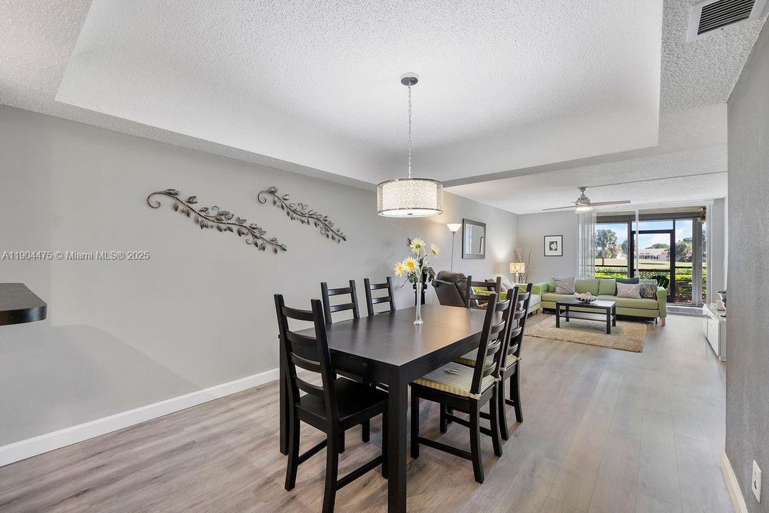 For Sale: $249,000 (2 beds, 2 baths, 1300 Square Feet)