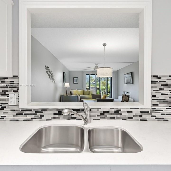 For Sale: $249,000 (2 beds, 2 baths, 1300 Square Feet)