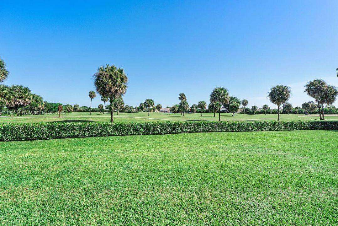 For Sale: $249,000 (2 beds, 2 baths, 1300 Square Feet)