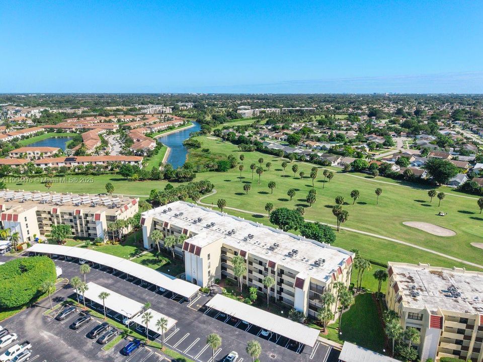 For Sale: $249,000 (2 beds, 2 baths, 1300 Square Feet)