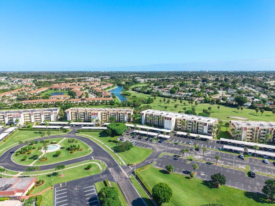 For Sale: $249,000 (2 beds, 2 baths, 1300 Square Feet)