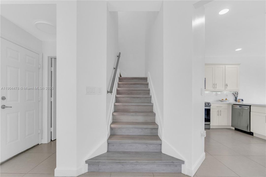 Recently Sold: $839,000 (4 beds, 3 baths, 2156 Square Feet)