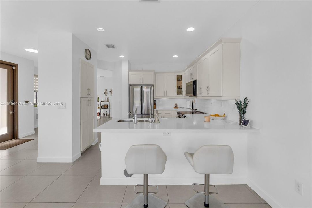 Recently Sold: $839,000 (4 beds, 3 baths, 2156 Square Feet)