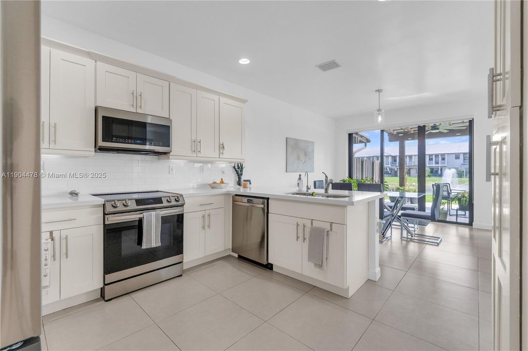 Recently Sold: $839,000 (4 beds, 3 baths, 2156 Square Feet)