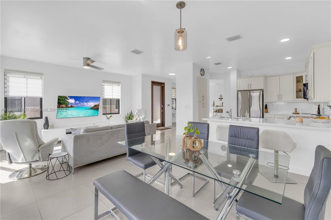 Recently Sold: $839,000 (4 beds, 3 baths, 2156 Square Feet)