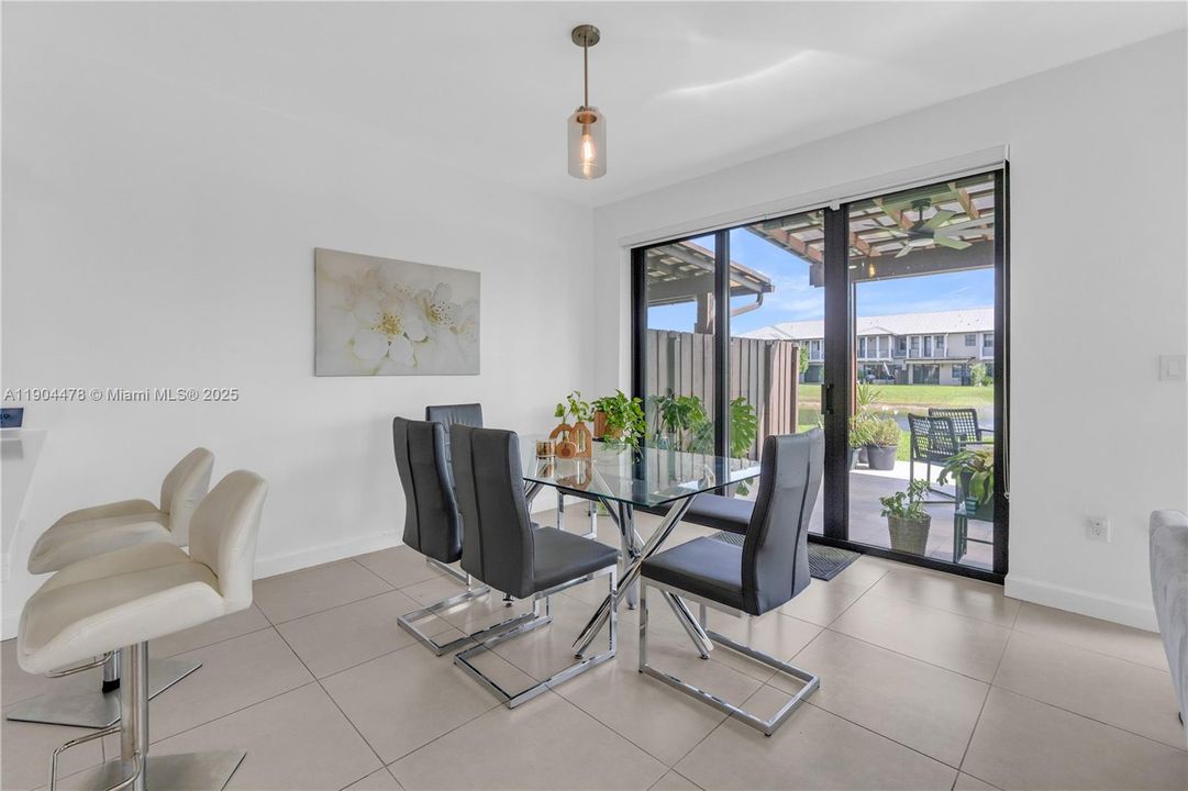 Recently Sold: $839,000 (4 beds, 3 baths, 2156 Square Feet)