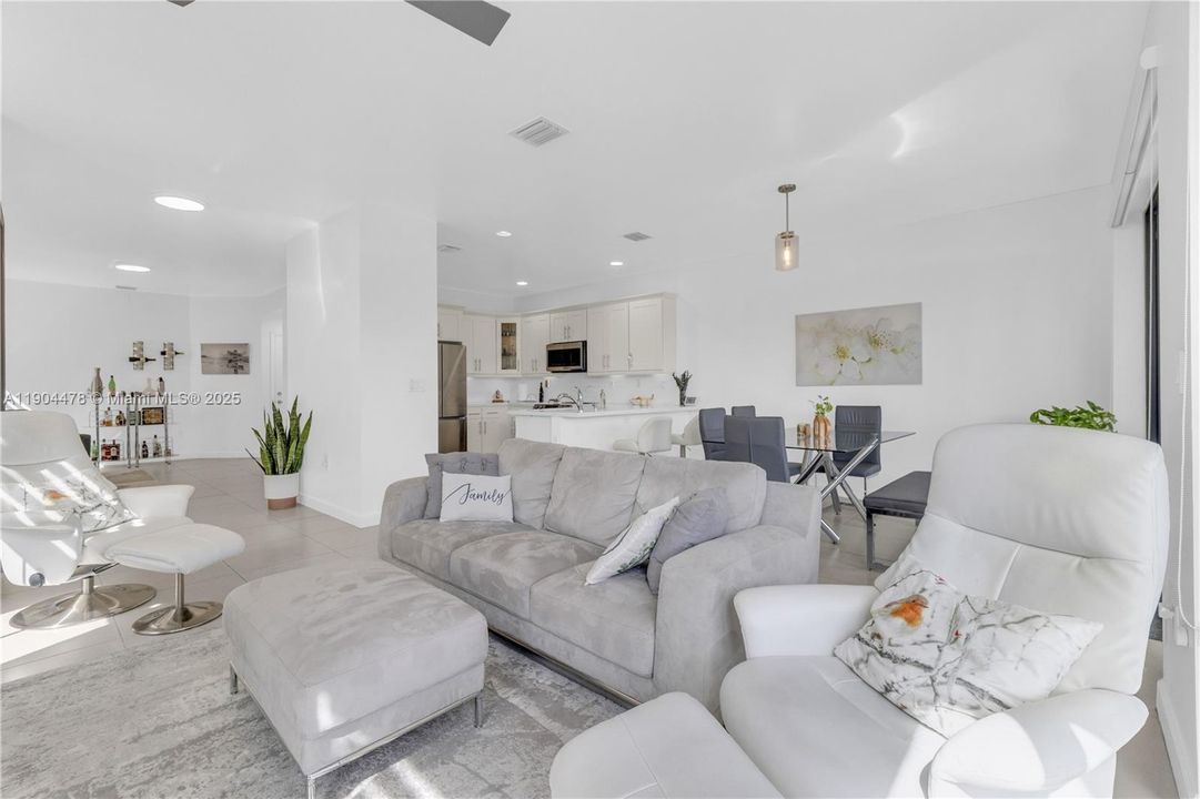 Recently Sold: $839,000 (4 beds, 3 baths, 2156 Square Feet)