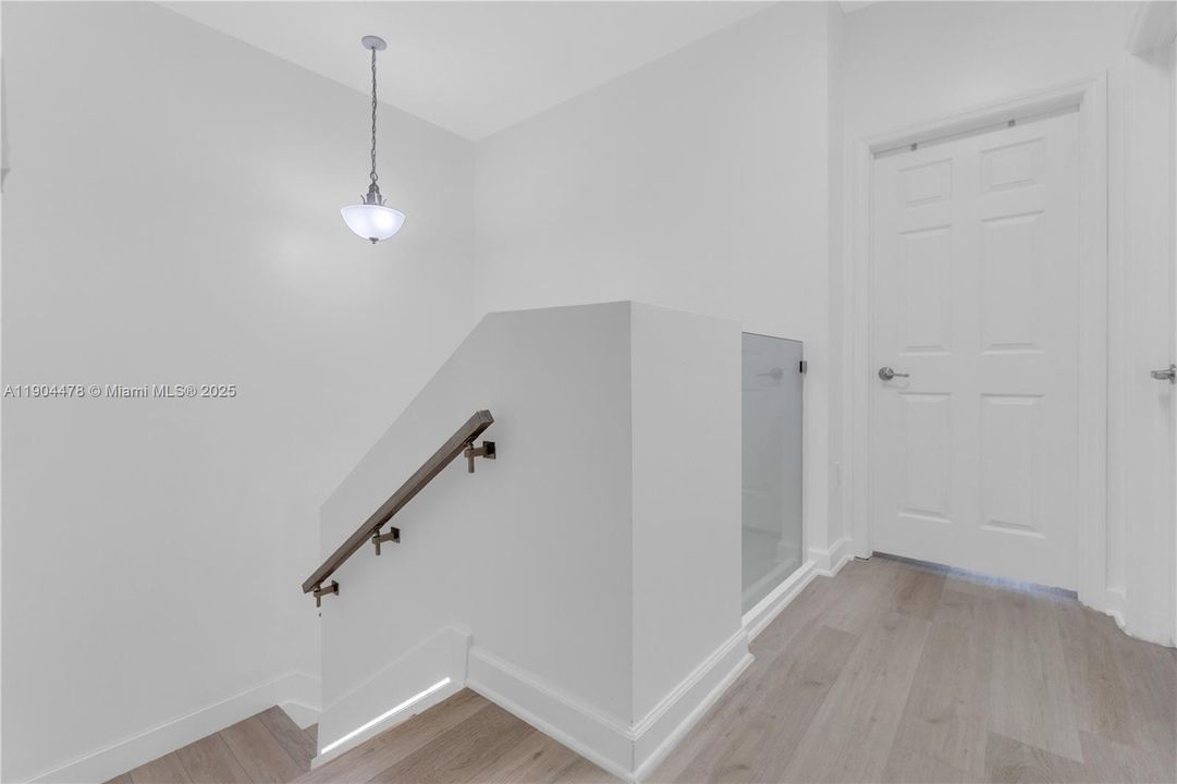 Recently Sold: $839,000 (4 beds, 3 baths, 2156 Square Feet)