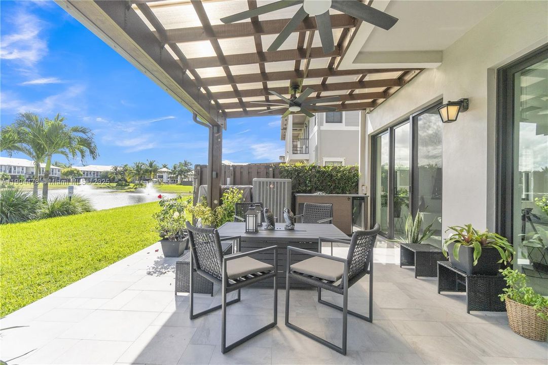 Recently Sold: $839,000 (4 beds, 3 baths, 2156 Square Feet)