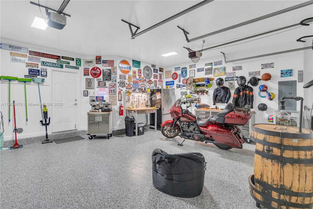 Recently Sold: $839,000 (4 beds, 3 baths, 2156 Square Feet)